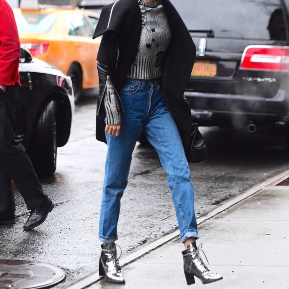 Gigi Hadid - Stuart Weitzman Silver Ankle Boots - Picture 5 of 7